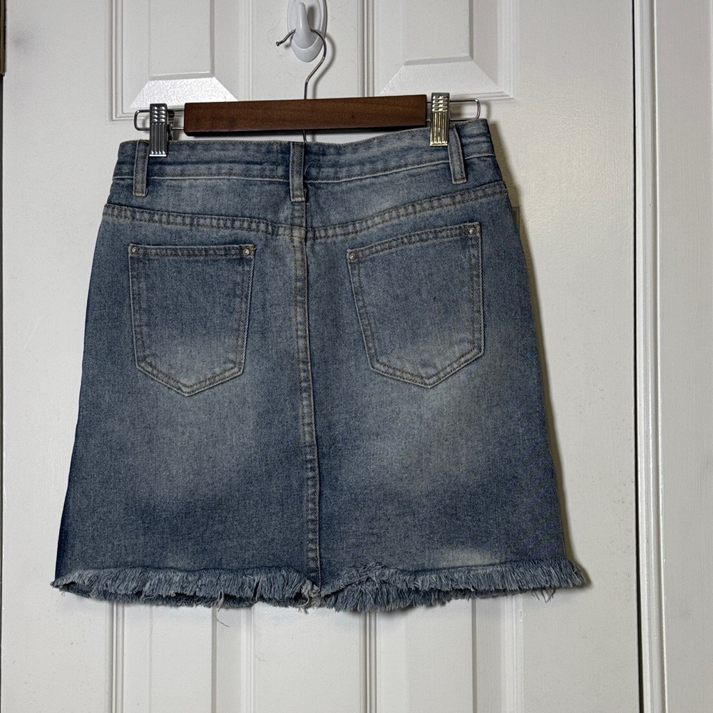 POL Embroidered Denim Mini Skirt Small Raw Hem Floral Boho NW0T - Picture 5 of 10